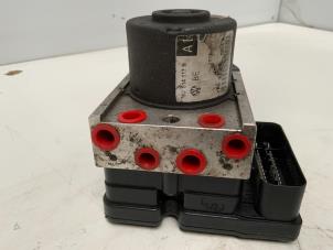 Gebruikte ABS Pomp Volkswagen Golf V (1K1) 1.9 TDI Prijs € 99,99 Margeregeling aangeboden door Autodemontage van der Iest