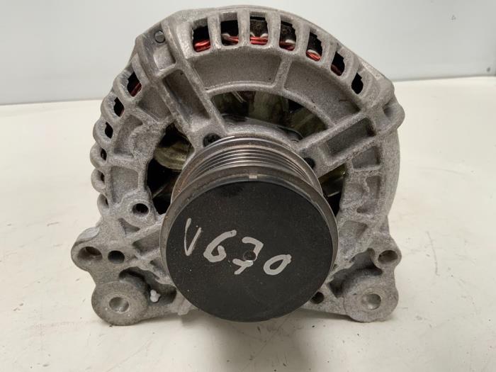 Gebruikte Alternator Volkswagen Golf V (1K1) 1.9 TDI Prijs € 69,99 Margeregeling aangeboden door Autodemontage van der Iest