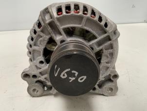 Gebruikte Dynamo Volkswagen Golf V (1K1) 1.9 TDI Prijs € 69,99 Margeregeling aangeboden door Autodemontage van der Iest