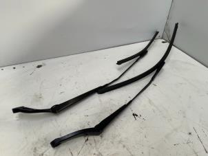 Gebruikte Ruitenwisserarm set Audi A3 Sportback (8VA/8VF) 1.4 TFSI 16V e-tron Prijs € 30,00 Margeregeling aangeboden door Autodemontage van der Iest