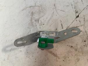 Gebruikte Sensor Airbag Volkswagen Golf VI (5K1) 1.2 TSI BlueMotion Prijs € 10,00 Margeregeling aangeboden door Autodemontage van der Iest