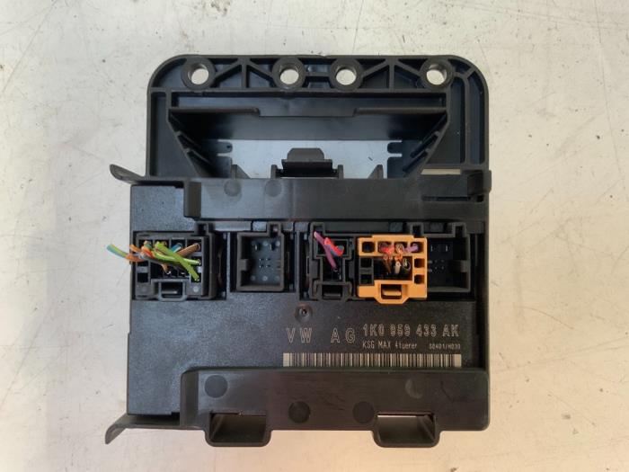 Gebruikte Bodycontrol Module Volkswagen Golf V (1K1) 1.9 TDI Prijs op aanvraag aangeboden door Autodemontage van der Iest