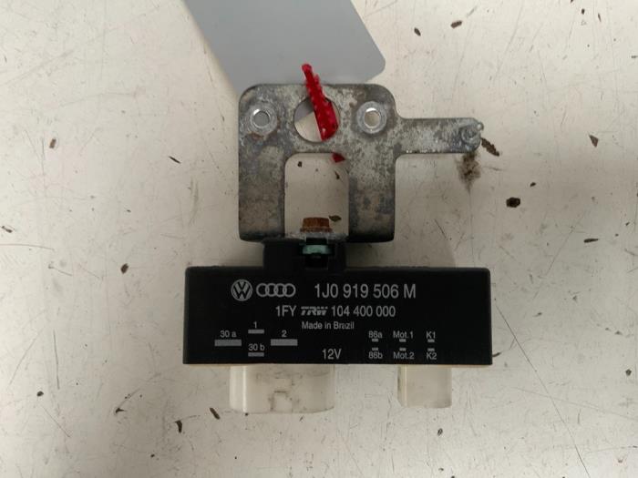 Gebruikte Koelvin module Volkswagen Polo V (6R) 1.2 12V Prijs € 15,00 Margeregeling aangeboden door Autodemontage van der Iest