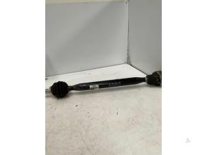 Gebruikte Aandrijfas rechts-voor Volkswagen Polo V (6R) 1.2 12V Prijs € 60,00 Margeregeling aangeboden door Autodemontage van der Iest