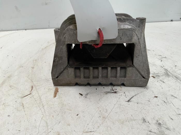 Gebruikte Motorrubber Volkswagen Golf V (1K1) 2.0 TDI 16V Prijs € 17,50 Margeregeling aangeboden door Autodemontage van der Iest