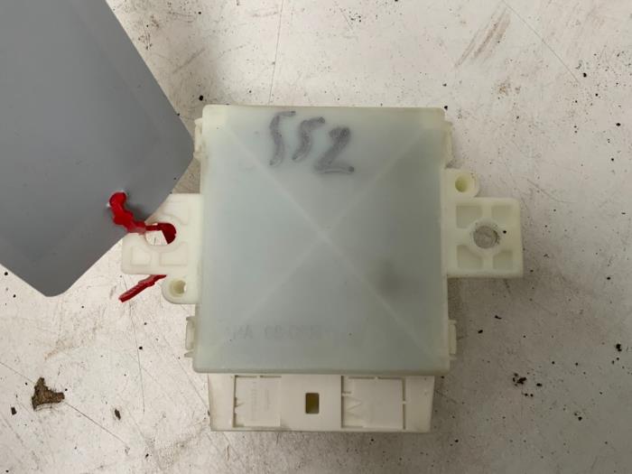 Gebruikte PDC Module Mercedes CLC (C203) 2.2 220 CDI 16V Prijs € 34,99 Margeregeling aangeboden door Autodemontage van der Iest