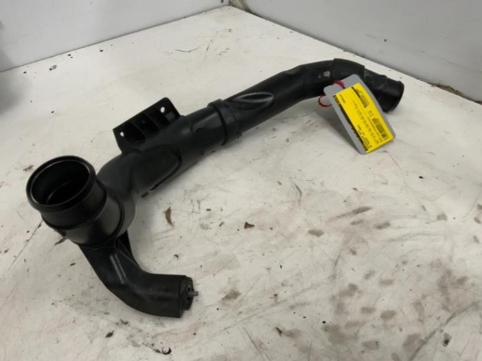 Gebruikte Intercooler Buis Volkswagen Passat Variant (3C5) 2.0 TDI 16V Bluemotion Prijs € 34,99 Margeregeling aangeboden door Autodemontage van der Iest