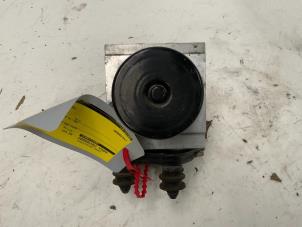 Gebruikte ABS Pomp Volkswagen Passat Variant (3C5) 2.0 TDI 16V Bluemotion Prijs € 124,99 Margeregeling aangeboden door Autodemontage van der Iest