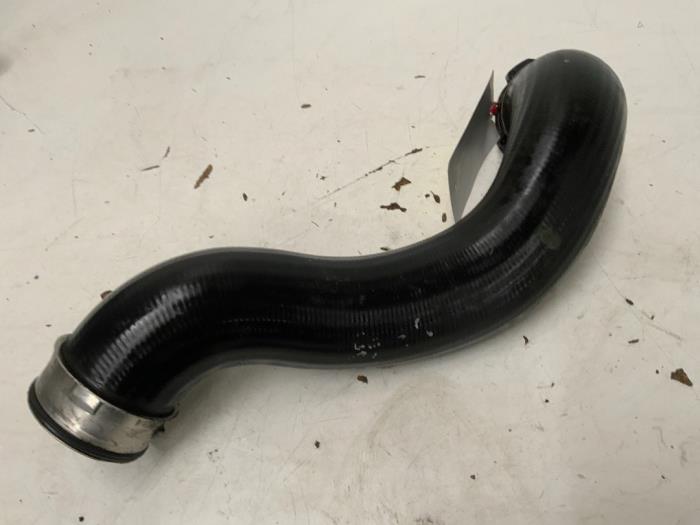 Gebruikte Intercooler Slang Mercedes E (W212) E-350 CDI V6 24V BlueEfficiency Prijs € 19,99 Margeregeling aangeboden door Autodemontage van der Iest