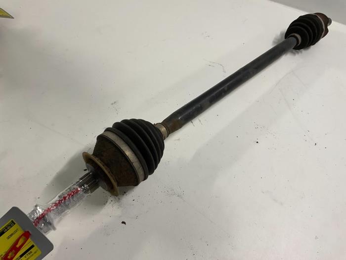 Gebruikte Aandrijfas rechts-voor Volkswagen Up! (121) 1.0 12V 75 Prijs € 39,99 Margeregeling aangeboden door Autodemontage van der Iest