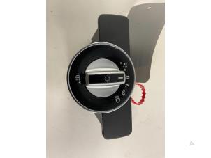 Gebruikte Licht Schakelaar Mercedes E (W212) E-350 CDI V6 24V BlueEfficiency Prijs € 19,99 Margeregeling aangeboden door Autodemontage van der Iest