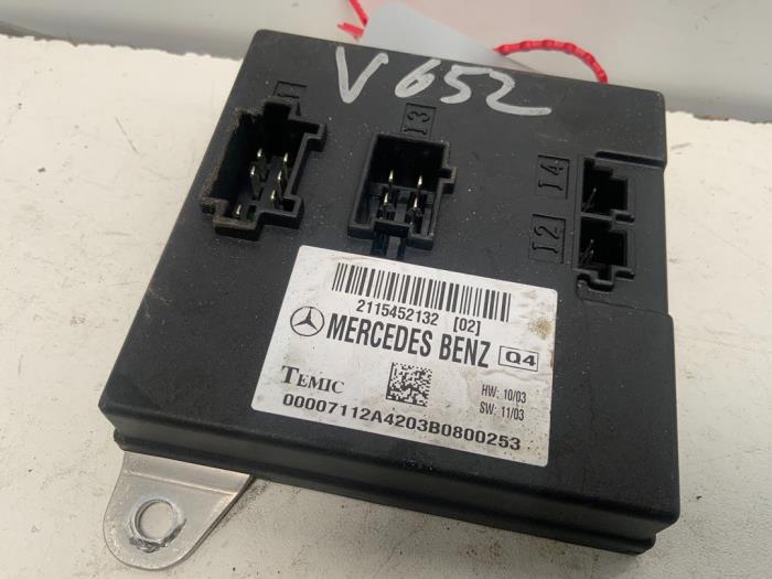 Gebruikte BCM Mercedes E (W211) 3.2 E-320 CDI 24V Prijs € 19,99 Margeregeling aangeboden door Autodemontage van der Iest