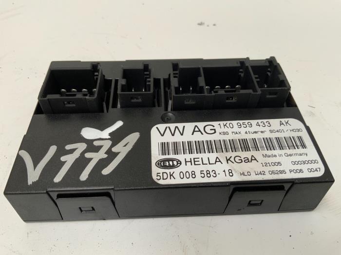 Gebruikte Computer Body Control Seat Leon (1P1) 1.9 TDI 105 Prijs € 25,00 Margeregeling aangeboden door Autodemontage van der Iest
