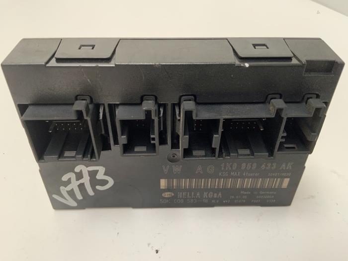 Gebruikte Module Bodycontrol Volkswagen Caddy III (2KA,2KH,2CA,2CH) 2.0 SDI Prijs € 25,00 Margeregeling aangeboden door Autodemontage van der Iest