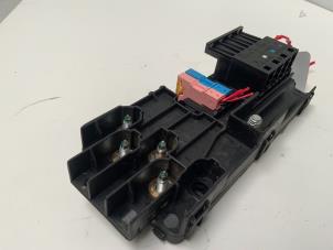 Gebruikte Zekeringkast Mercedes E (W211) 3.0 E-320 CDI 24V Prijs € 20,00 Margeregeling aangeboden door Autodemontage van der Iest