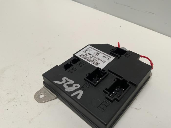 Gebruikte Module Bodycontrol Mercedes E (W211) 3.0 E-320 CDI 24V Prijs € 25,00 Margeregeling aangeboden door Autodemontage van der Iest