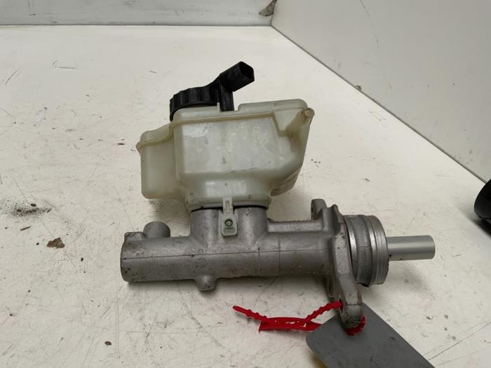 Gebruikte Hoofdremcilinder Volkswagen Golf V (1K1) 1.6 FSI 16V Prijs € 10,00 Margeregeling aangeboden door Autodemontage van der Iest