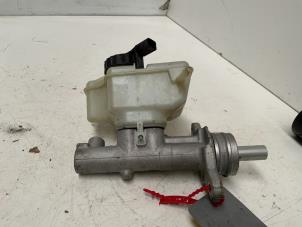 Gebruikte Hoofdremcilinder Volkswagen Golf V (1K1) 1.6 FSI 16V Prijs € 10,00 Margeregeling aangeboden door Autodemontage van der Iest