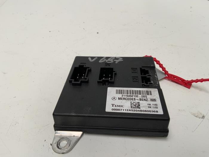 Computer Body Control van een Mercedes-Benz E Combi (S211) 2.2 E-220 CDI 16V 2005