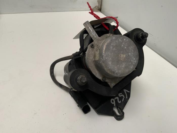 Gebruikte Vacuumpomp Rembekrachtiging Mercedes SLK (R170) 2.0 200 K 16V Prijs € 30,00 Margeregeling aangeboden door Autodemontage van der Iest