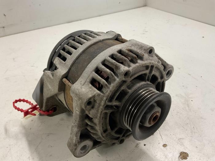 Gebruikte Dynamo Chevrolet Spark (M300) 1.0 16V Bifuel Prijs € 20,00 Margeregeling aangeboden door Autodemontage van der Iest