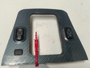 Gebruikte Raam schakelaar elektrisch Mercedes SLK (R170) 2.3 230 K 16V Prijs € 30,00 Margeregeling aangeboden door Autodemontage van der Iest