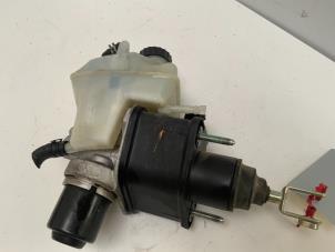 Gebruikte Hoofdremcilinder Mercedes E (W211) 3.2 E-320 CDI 24V Prijs € 40,00 Margeregeling aangeboden door Autodemontage van der Iest