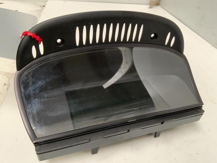 Gebruikte Display Interieur BMW 5 serie (E60) 530i 24V Prijs € 45,00 Margeregeling aangeboden door Autodemontage van der Iest