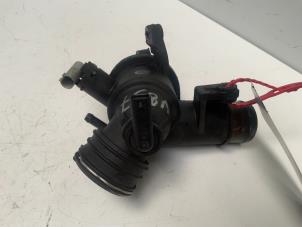 Gebruikte Thermostaathuis Mercedes C (W204) 2.2 C-200 CDI 16V BlueEFFICIENCY Prijs € 20,00 Margeregeling aangeboden door Autodemontage van der Iest