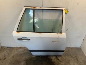 Gebruikte Deur 4Deurs links-achter Mercedes E Combi diesel (S124) 2.0 200 TD Prijs € 75,00 Margeregeling aangeboden door Autodemontage van der Iest