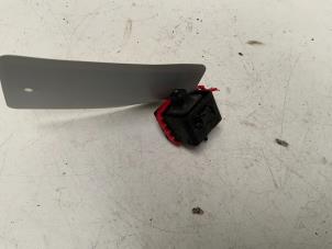 Gebruikte Spiegel Schakelaar Mercedes E Combi diesel (S124) 3.0 300 TD Prijs € 5,00 Margeregeling aangeboden door Autodemontage van der Iest