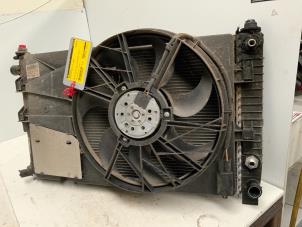 Gebruikte Radiateur Mercedes Vaneo (W414) 1.7 CDI 16V Prijs € 70,00 Margeregeling aangeboden door Autodemontage van der Iest