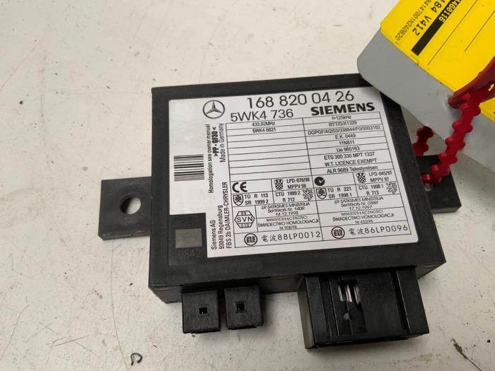 Gebruikte Central electronic module Mercedes Vaneo (W414) 1.7 CDI 16V Prijs € 35,00 Margeregeling aangeboden door Autodemontage van der Iest