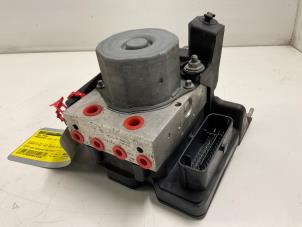 Gebruikte ABS Pomp Mercedes CLA (117.3) 2.0 CLA-250 Turbo 16V Prijs € 75,00 Margeregeling aangeboden door Autodemontage van der Iest