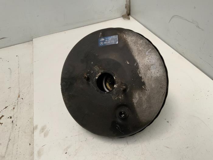 Gebruikte Rembekrachtiger Mercedes E Combi diesel (S124) 2.5 250 TD Prijs € 25,00 Margeregeling aangeboden door Autodemontage van der Iest