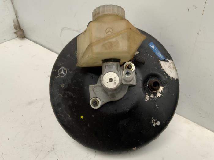 Gebruikte Rembooster Mercedes E Combi diesel (S124) 2.0 200 TD Prijs € 30,00 Margeregeling aangeboden door Autodemontage van der Iest