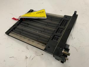 Gebruikte Element Kachelverwarming Mercedes ML II (164/4JG) 3.0 ML-320 CDI 4-Matic V6 24V Prijs € 25,00 Margeregeling aangeboden door Autodemontage van der Iest