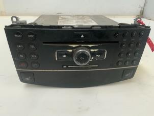 Gebruikte Radio Mercedes C Estate (S204) 2.2 C-200 CDI 16V . Prijs € 250,00 Margeregeling aangeboden door Autodemontage van der Iest