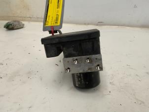 Gebruikte ABS Pomp Volkswagen Polo IV (9N1/2/3) 1.4 16V Prijs € 25,00 Margeregeling aangeboden door Autodemontage van der Iest