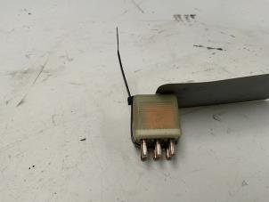 Gebruikte Relais Mercedes E diesel (W124) 3.0 300 D Prijs € 7,50 Margeregeling aangeboden door Autodemontage van der Iest