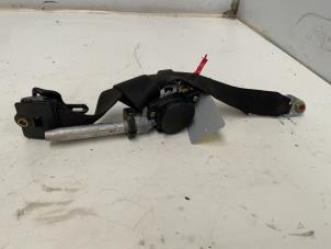 Gebruikte Veiligheidsgordel rechts-voor Mercedes E diesel (W124) 3.0 300 D Prijs € 25,00 Margeregeling aangeboden door Autodemontage van der Iest