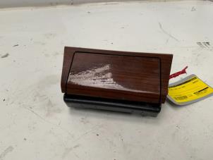 Gebruikte Asbak voor Mercedes E diesel (W124) 3.0 300 D Prijs € 20,00 Margeregeling aangeboden door Autodemontage van der Iest