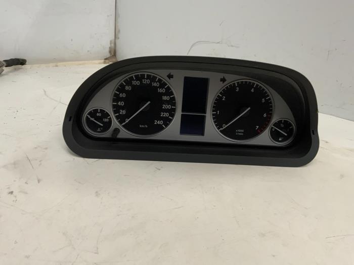 Gebruikte Kilometerteller KM Mercedes B (W245) 2.0 B-200 16V Turbo Prijs € 110,00 Margeregeling aangeboden door Autodemontage van der Iest