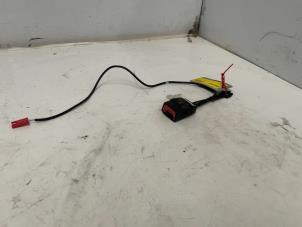 Gebruikte Veiligheidsgordel Insteek links-voor Mercedes B (W245) 2.0 B-200 16V Turbo Prijs € 17,50 Margeregeling aangeboden door Autodemontage van der Iest