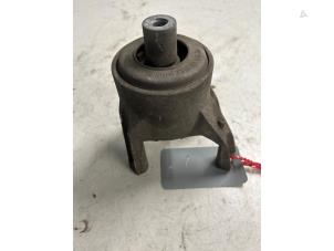 Gebruikte Motorsteun Volkswagen Transporter T6 2.0 TDI DRF Prijs € 30,00 Margeregeling aangeboden door Autodemontage van der Iest