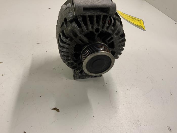 Dynamo van een Audi A6 Quattro (C6) 3.0 TDI V6 24V 2009