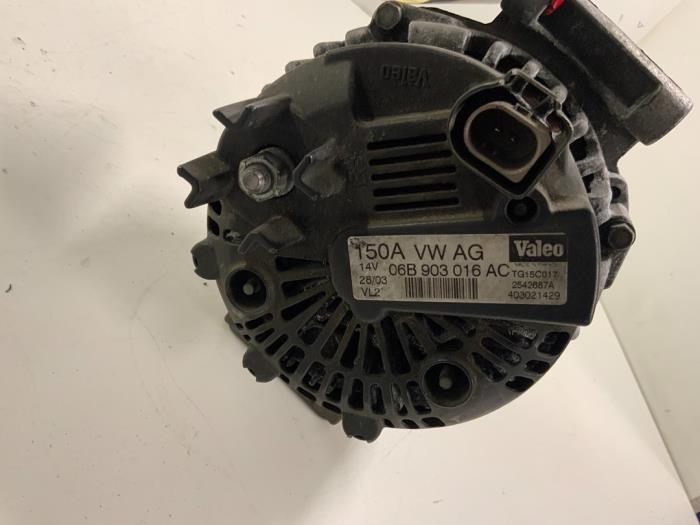 Dynamo van een Audi A6 Quattro (C6) 3.0 TDI V6 24V 2009