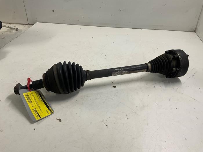 Gebruikte Aandrijfas links-voor Volkswagen Golf VII (AUA) 1.4 TSI 16V Prijs € 39,99 Margeregeling aangeboden door Autodemontage van der Iest