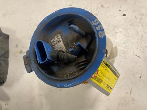 Gebruikte Benzinepomp Volkswagen Golf VII (AUA) 1.4 TSI 16V Prijs € 39,99 Margeregeling aangeboden door Autodemontage van der Iest