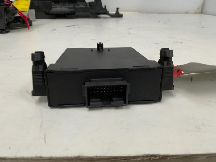 Gateway module van een Audi A3 Sportback (8PA) 2.0 TDI 16V 2010